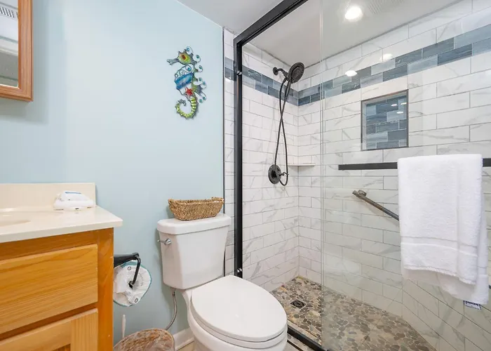 Surf & Racquet 702b Apartment