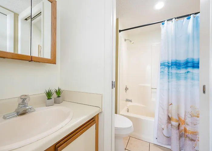 Surf & Racquet 702b Apartment
